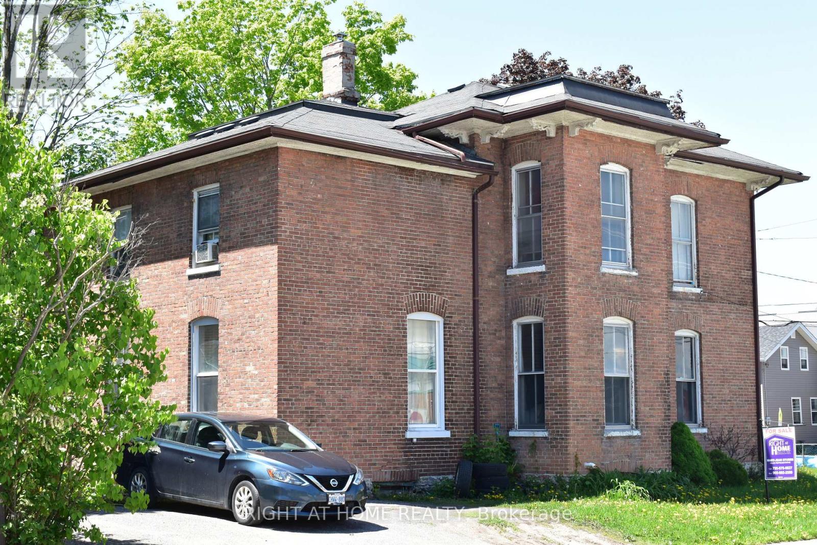 23 Glenelg Street W, Kawartha Lakes (Lindsay), Ontario  K9V 2T9 - Photo 5 - X12180331