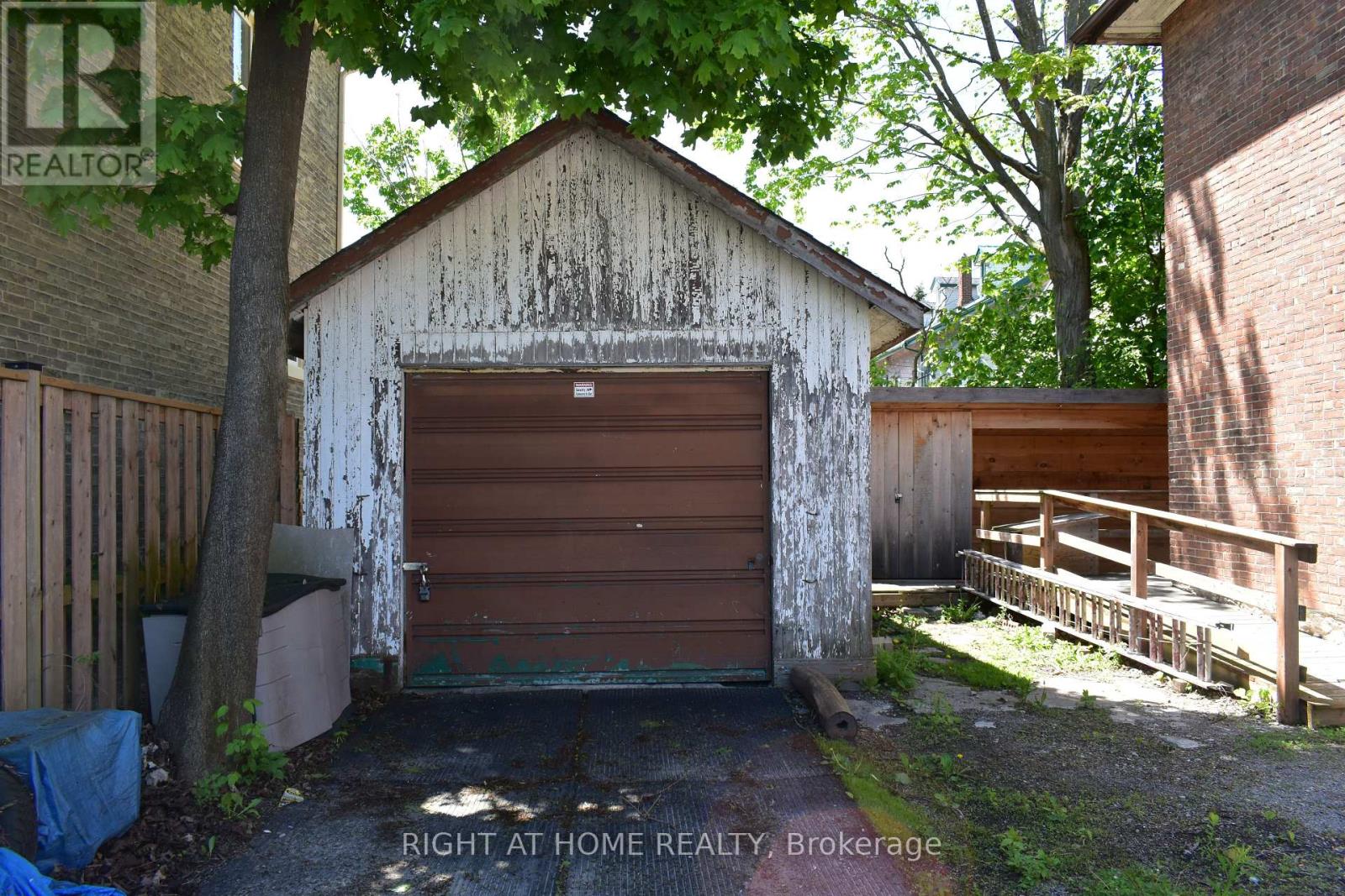 23 Glenelg Street W, Kawartha Lakes (Lindsay), Ontario  K9V 2T9 - Photo 9 - X12180331