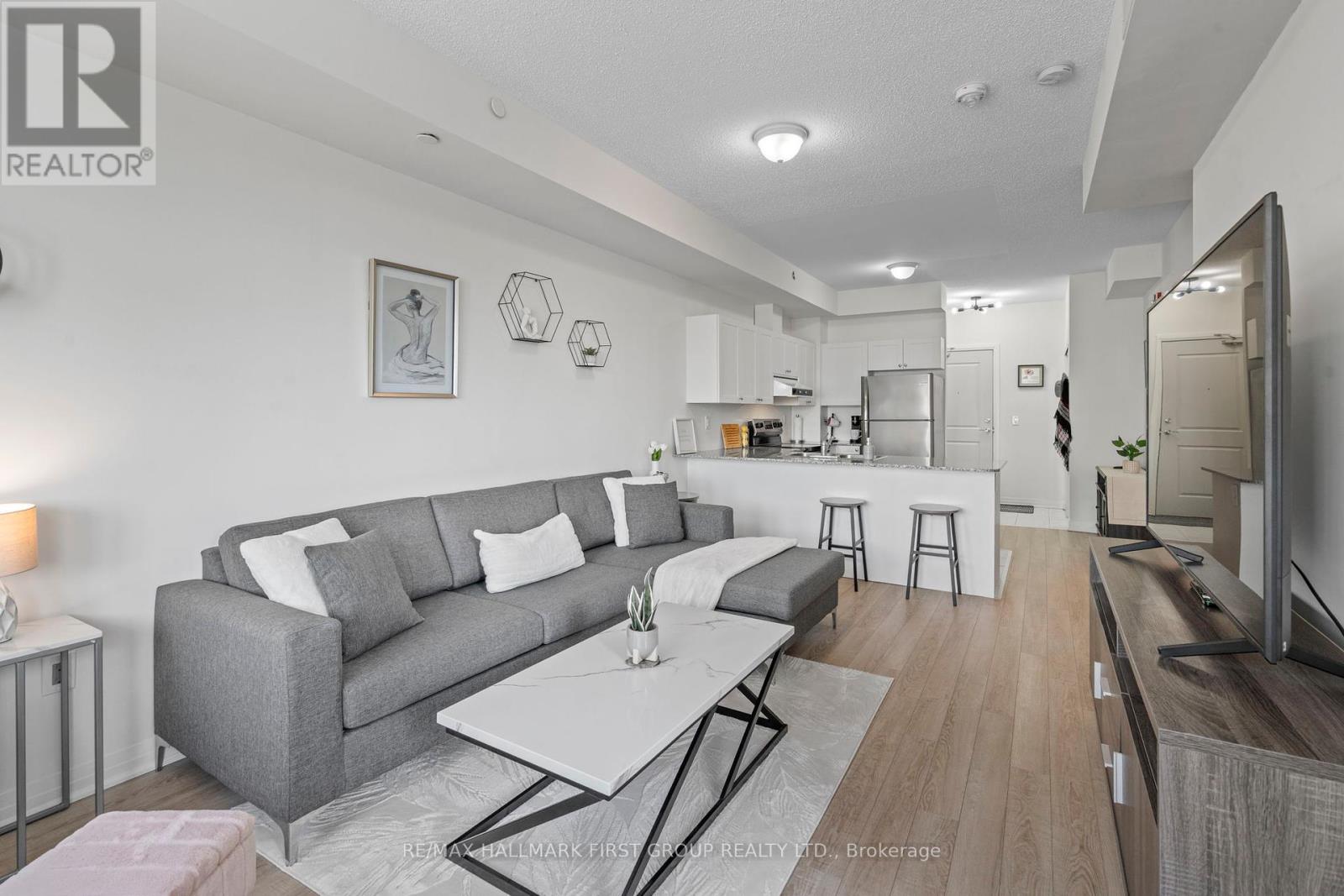 201 - 70 Shipway Avenue, Clarington (Newcastle), Ontario  L1B 0V7 - Photo 3 - E12180599