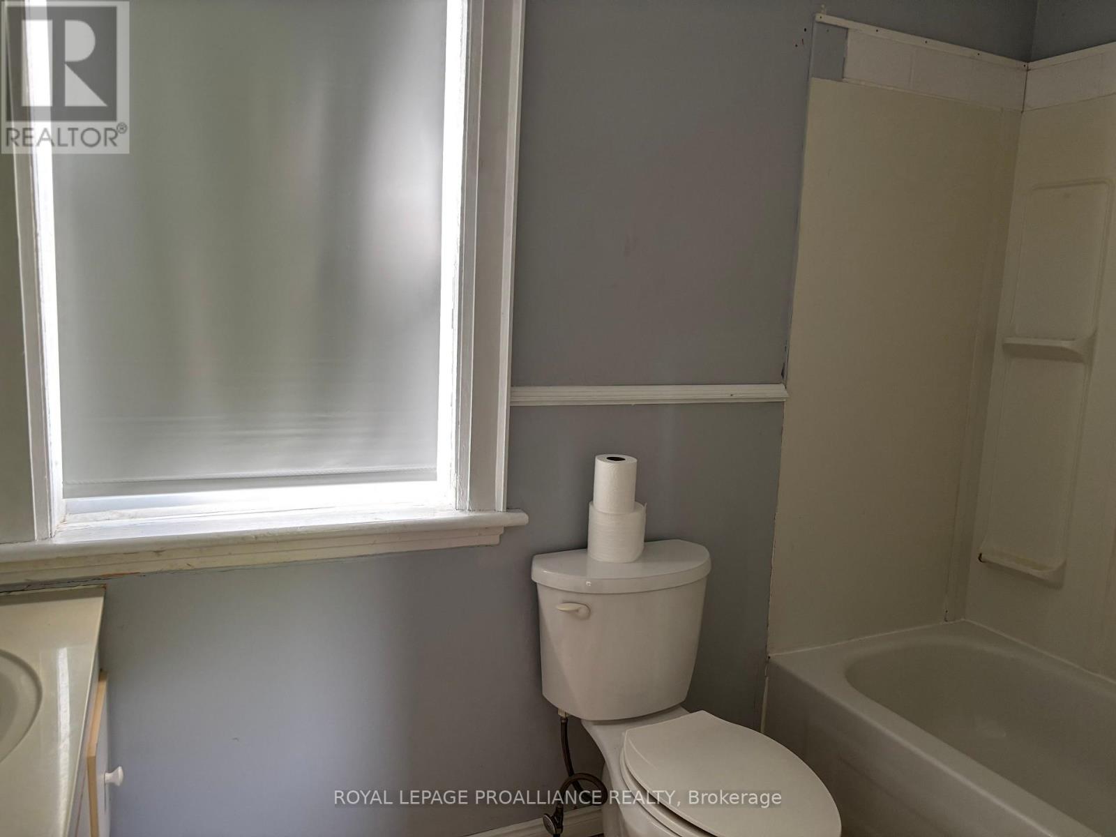 589 Aylmer Street N, Peterborough Central (North), Ontario  K9H 3W8 - Photo 18 - X12180688