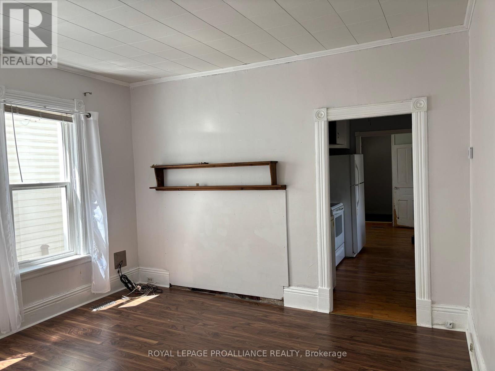 589 Aylmer Street N, Peterborough Central (North), Ontario  K9H 3W8 - Photo 5 - X12180688