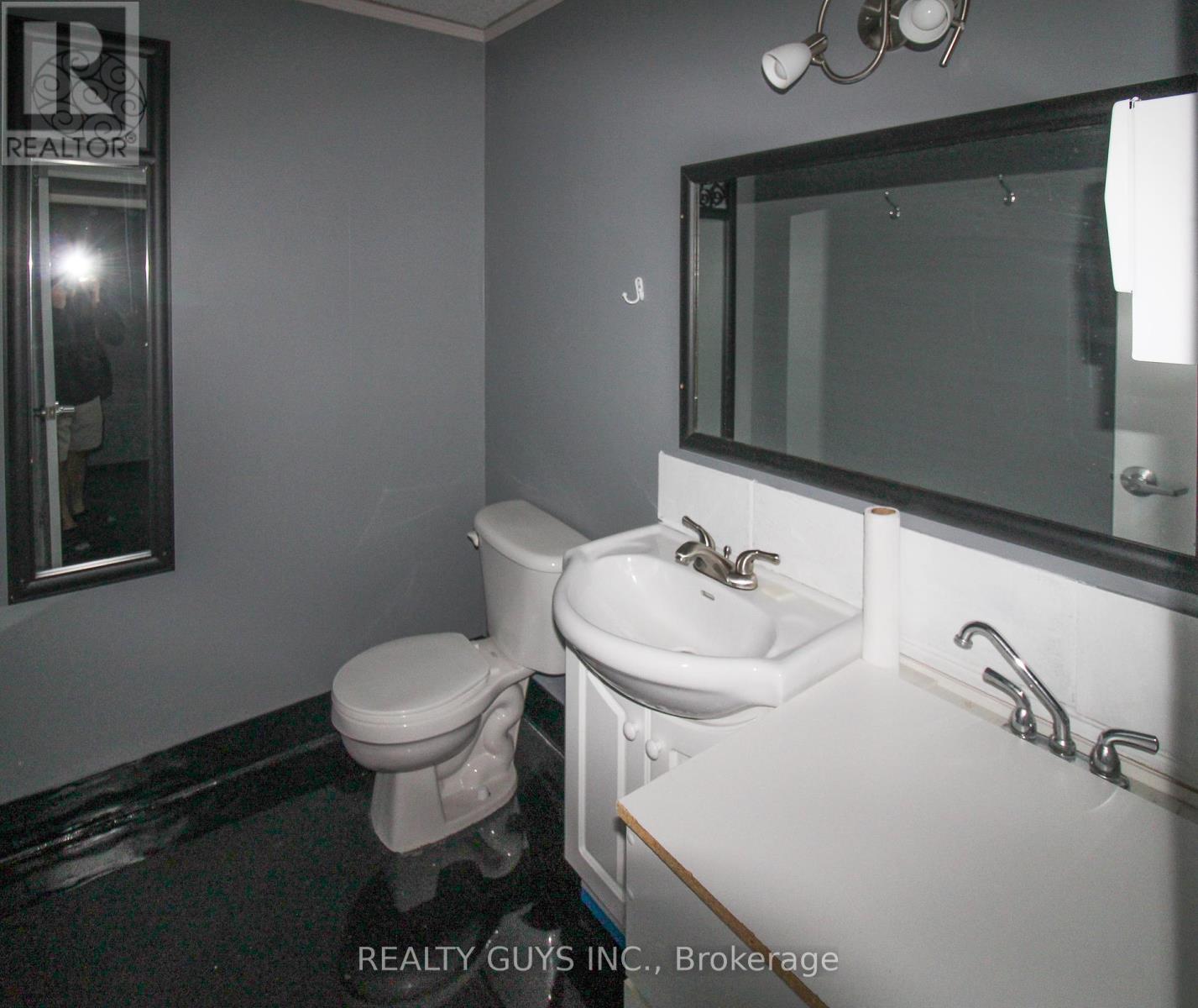 27 William Street N, Kawartha Lakes (Lindsay), Ontario  K9V 3Z9 - Photo 15 - X12180735