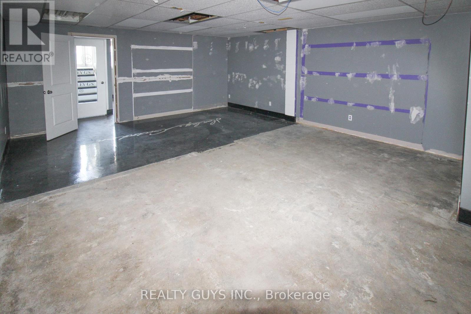 27 William Street N, Kawartha Lakes (Lindsay), Ontario  K9V 3Z9 - Photo 22 - X12180735