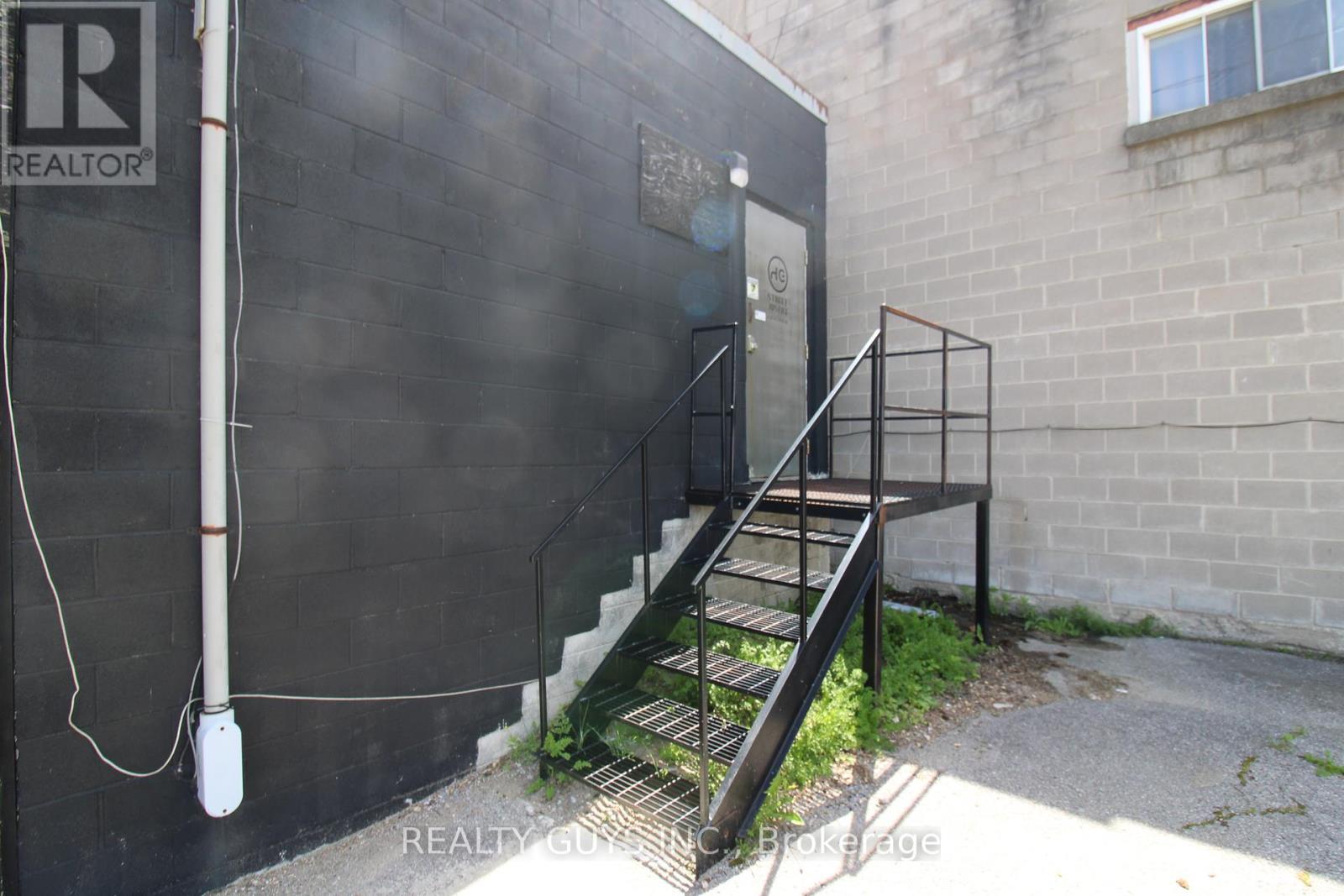 27 William Street N, Kawartha Lakes (Lindsay), Ontario  K9V 3Z9 - Photo 6 - X12180735
