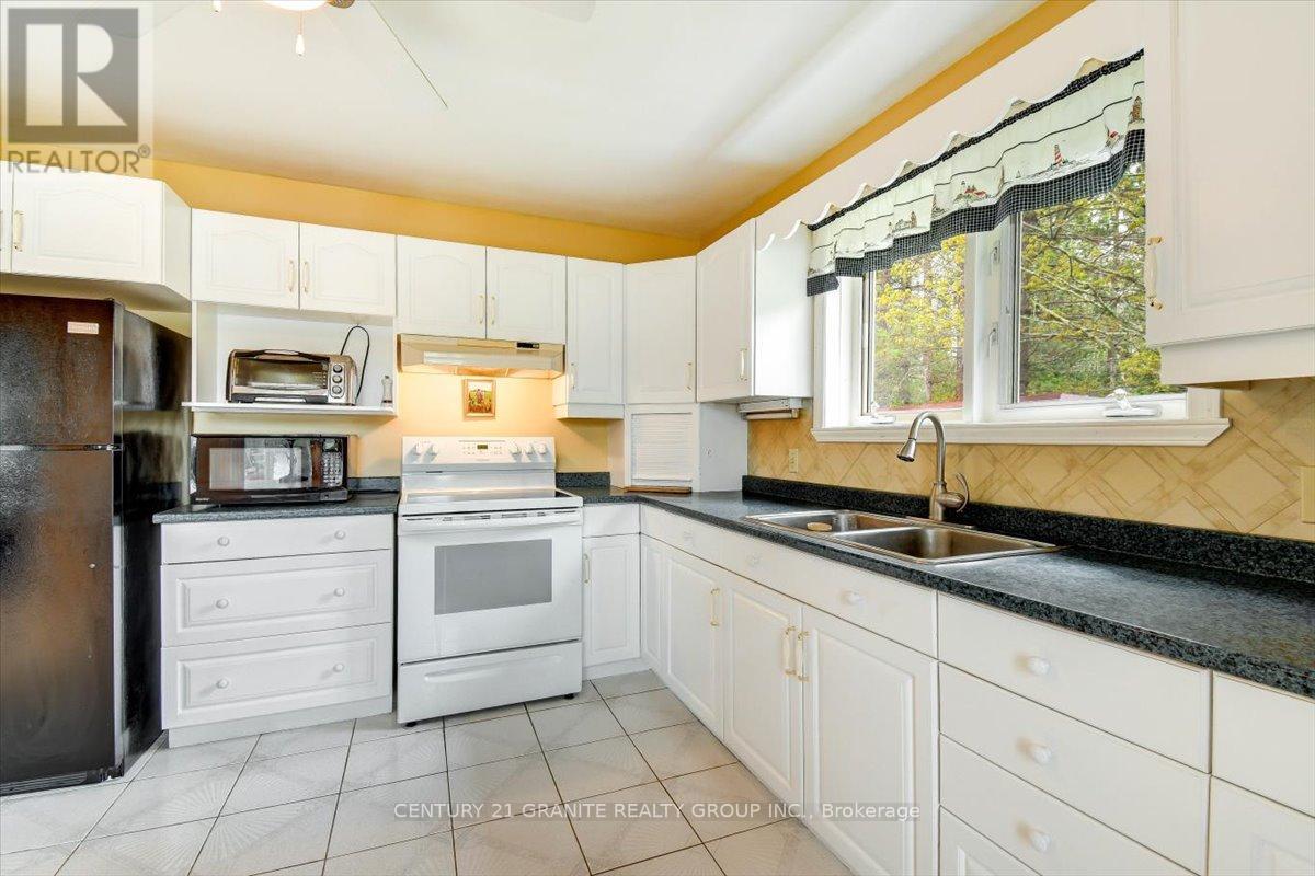 81 Macrae Lane, Hastings Highlands (Monteagle Ward), Ontario  K0L 2S0 - Photo 10 - X12180811