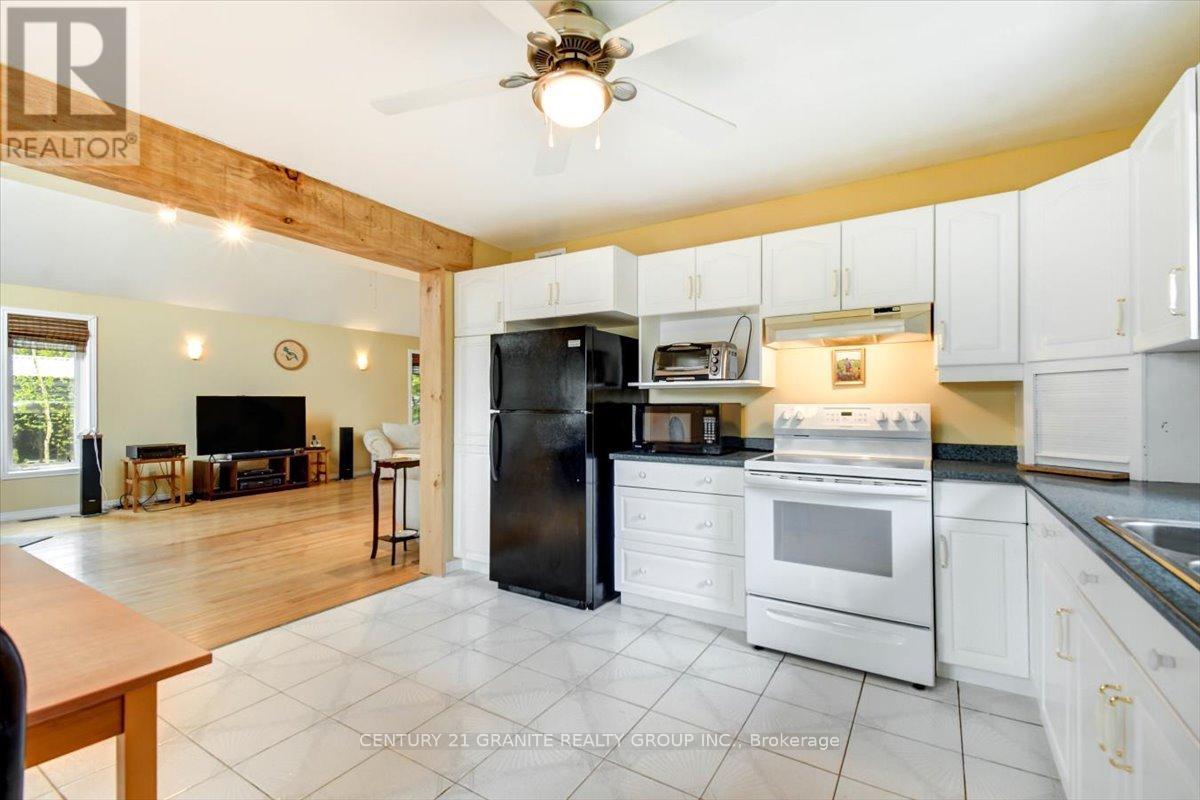 81 Macrae Lane, Hastings Highlands (Monteagle Ward), Ontario  K0L 2S0 - Photo 9 - X12180811