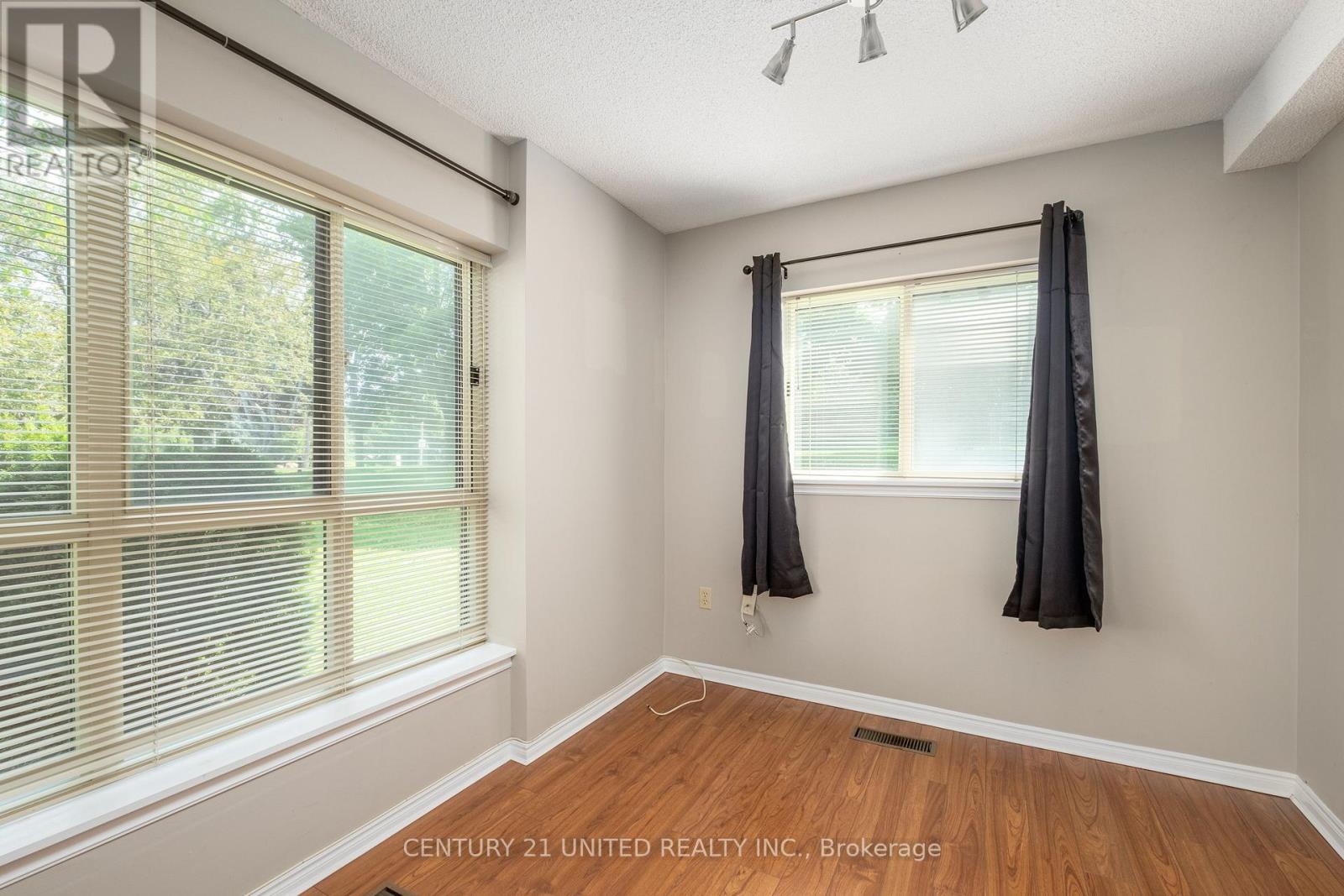102 - 921 Armour Road, Peterborough East (North), Ontario  K9H 7K5 - Photo 15 - X12180881