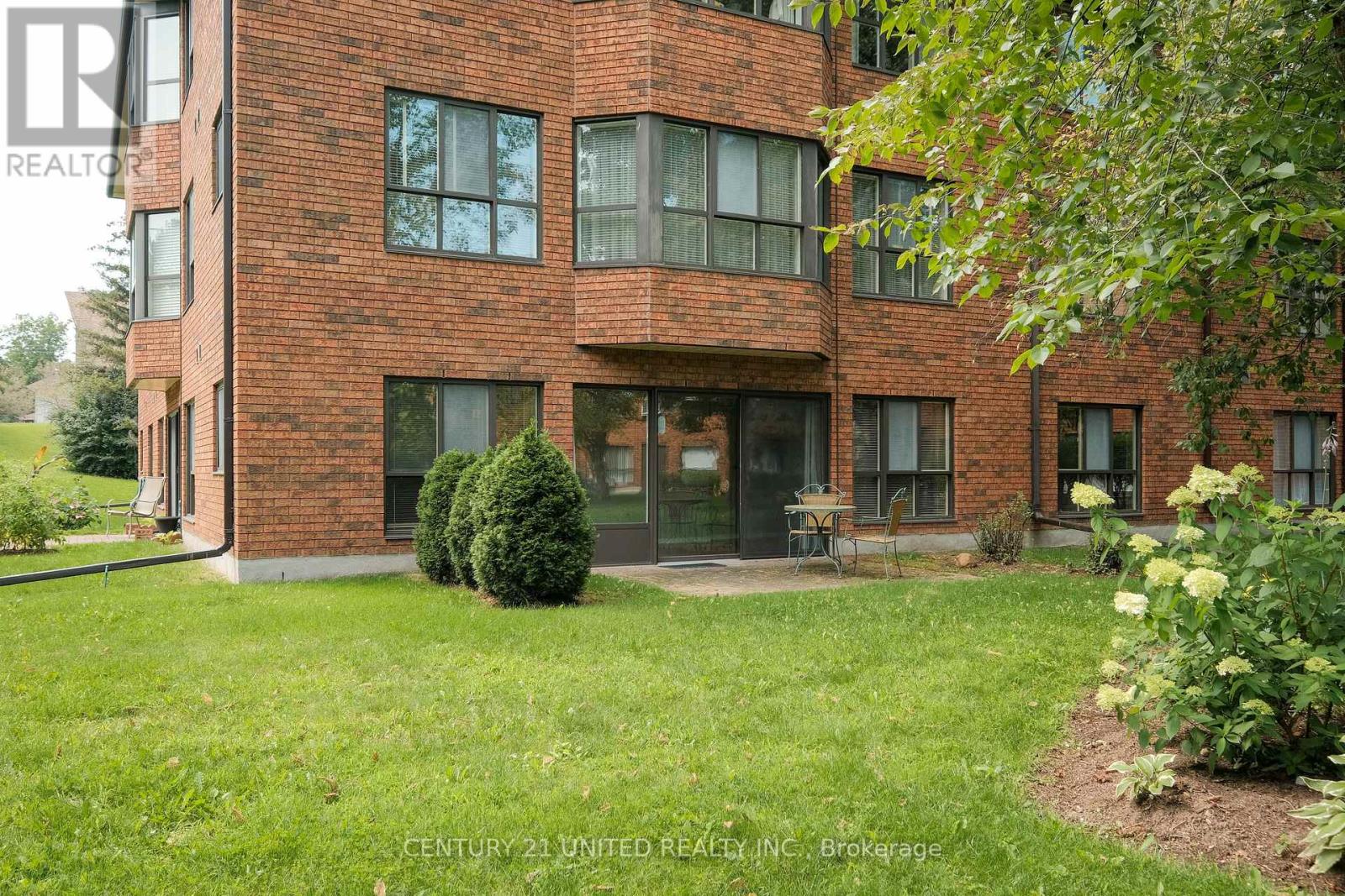102 - 921 Armour Road, Peterborough East (North), Ontario  K9H 7K5 - Photo 3 - X12180881