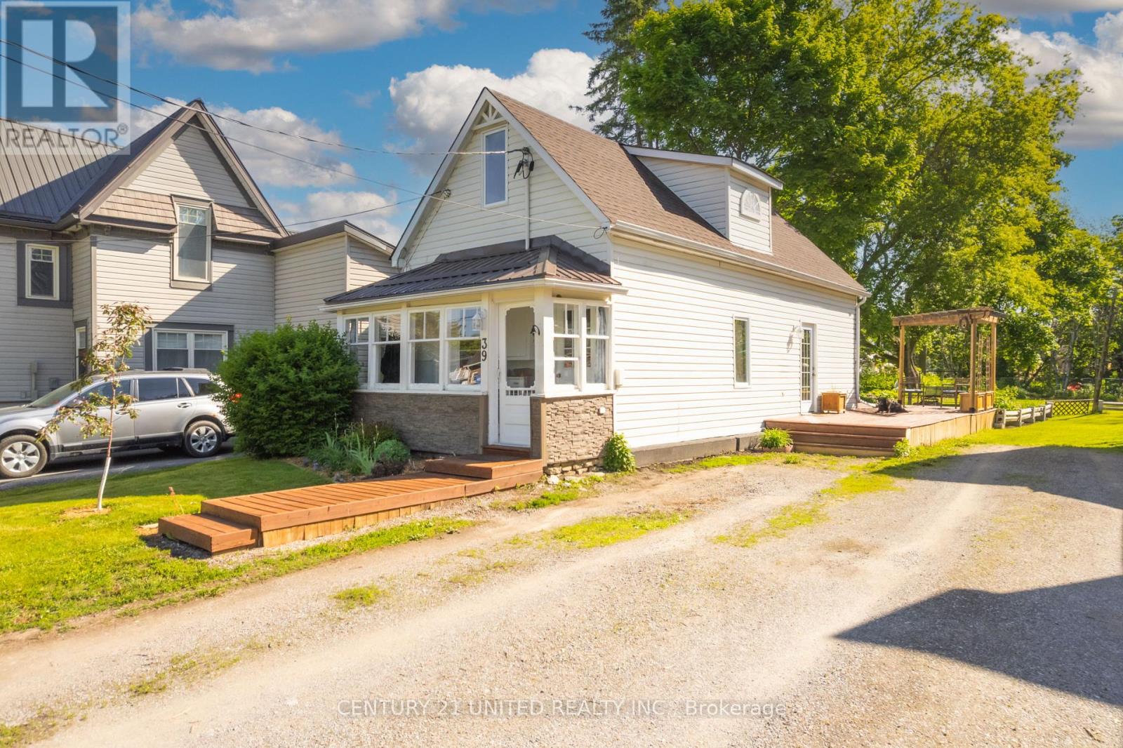 39 Raglan Street S, Trent Hills (Campbellford), Ontario  K0L 1L0 - Photo 2 - X12181021