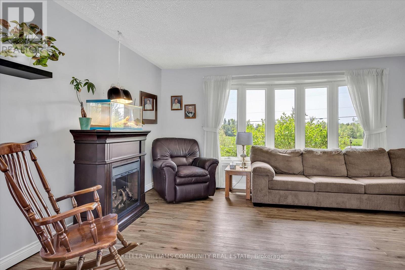 1634 Hayes Line, R.r. #2, Kawartha Lakes (Emily), Ontario  L0A 1C0 - Photo 18 - X12181322