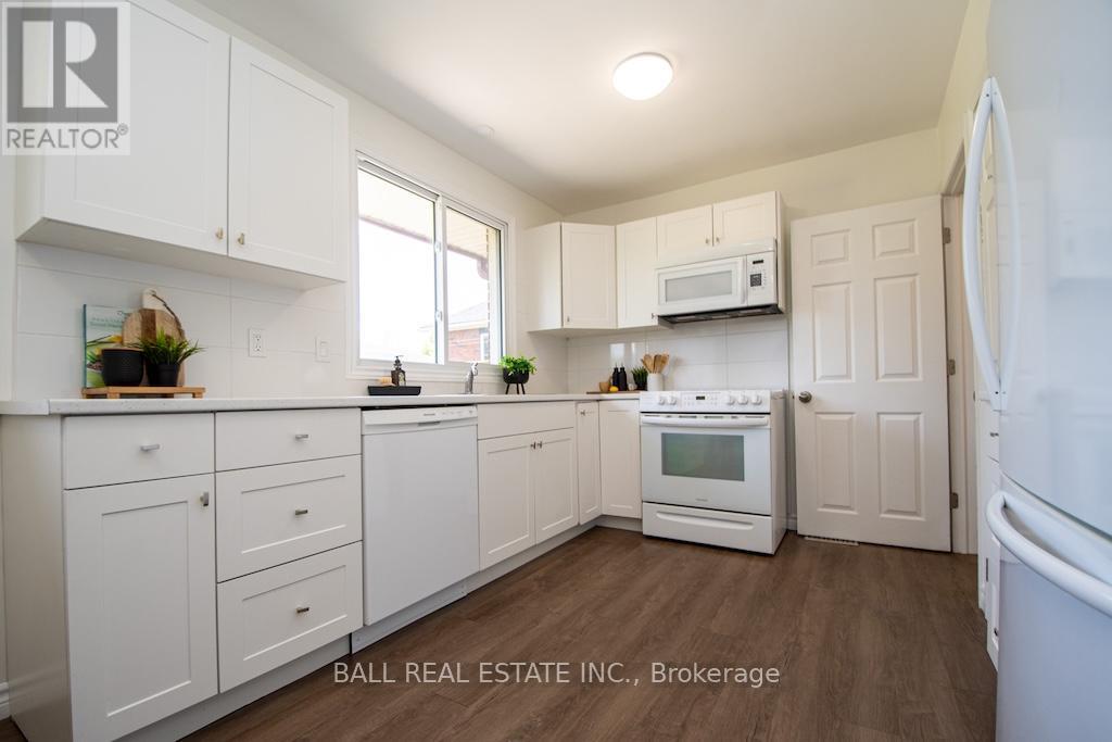 286 Sunset Boulevard, Peterborough North (North), Ontario  K9H 5L3 - Photo 11 - X12181365
