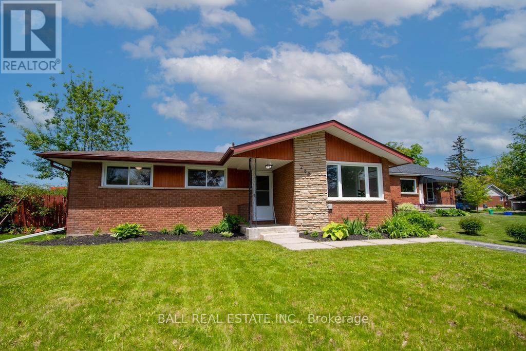 286 Sunset Boulevard, Peterborough North (North), Ontario  K9H 5L3 - Photo 2 - X12181365