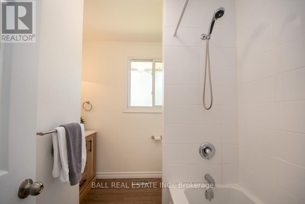 286 Sunset Boulevard, Peterborough North (North), Ontario  K9H 5L3 - Photo 22 - X12181365