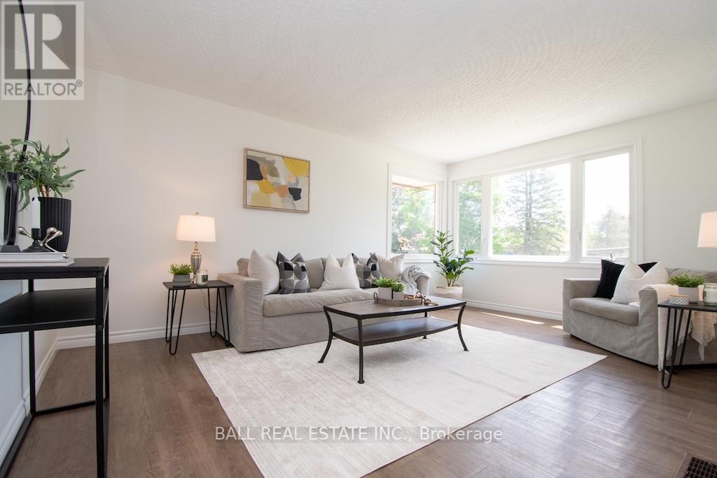 286 Sunset Boulevard, Peterborough North (North), Ontario  K9H 5L3 - Photo 3 - X12181365