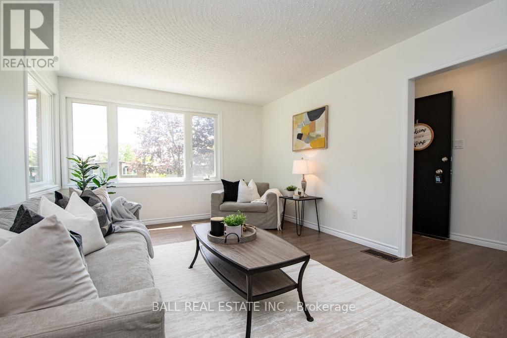 286 Sunset Boulevard, Peterborough North (North), Ontario  K9H 5L3 - Photo 4 - X12181365