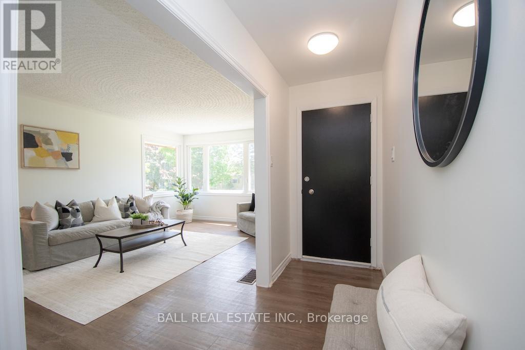 286 Sunset Boulevard, Peterborough North (North), Ontario  K9H 5L3 - Photo 5 - X12181365