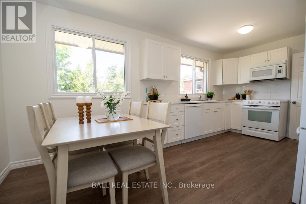 286 Sunset Boulevard, Peterborough North (North), Ontario  K9H 5L3 - Photo 8 - X12181365