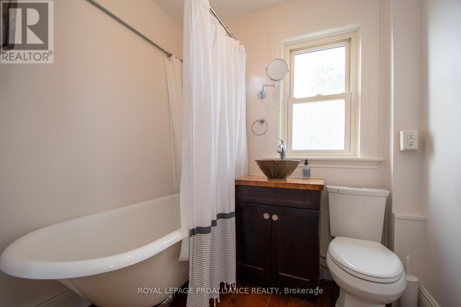 237 Prince Street, Peterborough Central (South), Ontario  K9J 2A6 - Photo 29 - X12181621