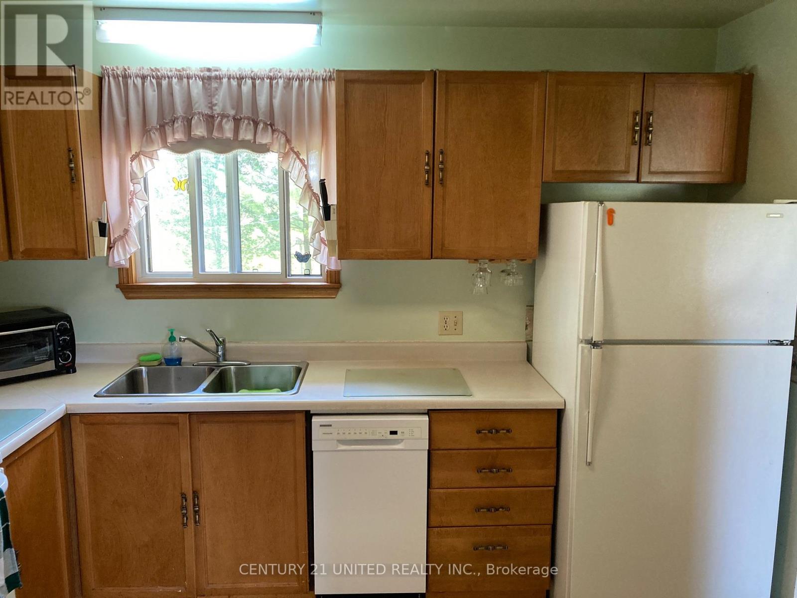 496 Pigeon Lake Road, Kawartha Lakes (Ops), Ontario  K9V 4R3 - Photo 14 - X12181657