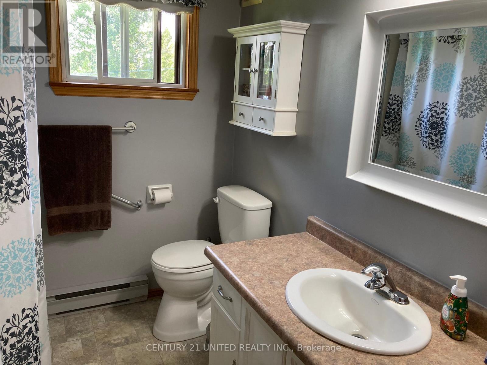 496 Pigeon Lake Road, Kawartha Lakes (Ops), Ontario  K9V 4R3 - Photo 16 - X12181657