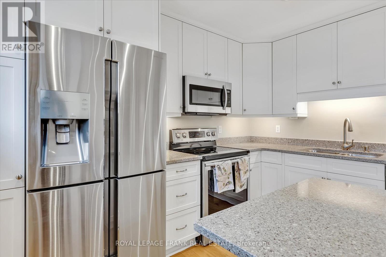 1690 Pinehill Drive, Peterborough West (North), Ontario  K9J 7G4 - Photo 14 - X12181855