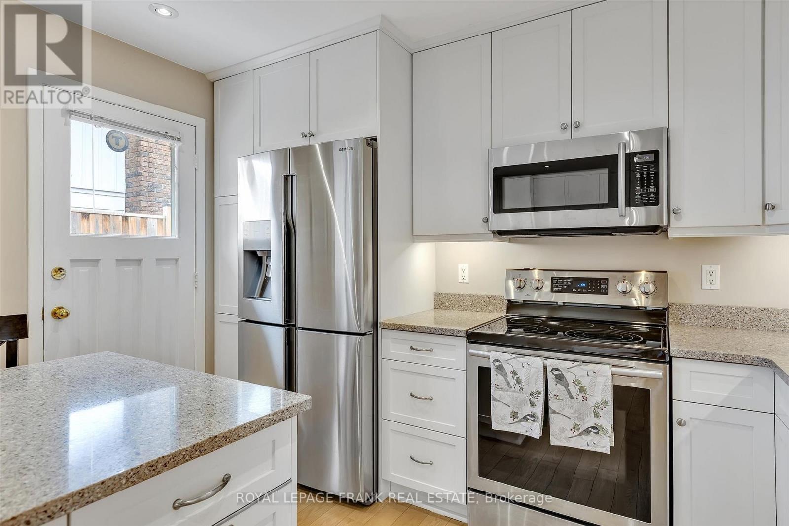1690 Pinehill Drive, Peterborough West (North), Ontario  K9J 7G4 - Photo 15 - X12181855