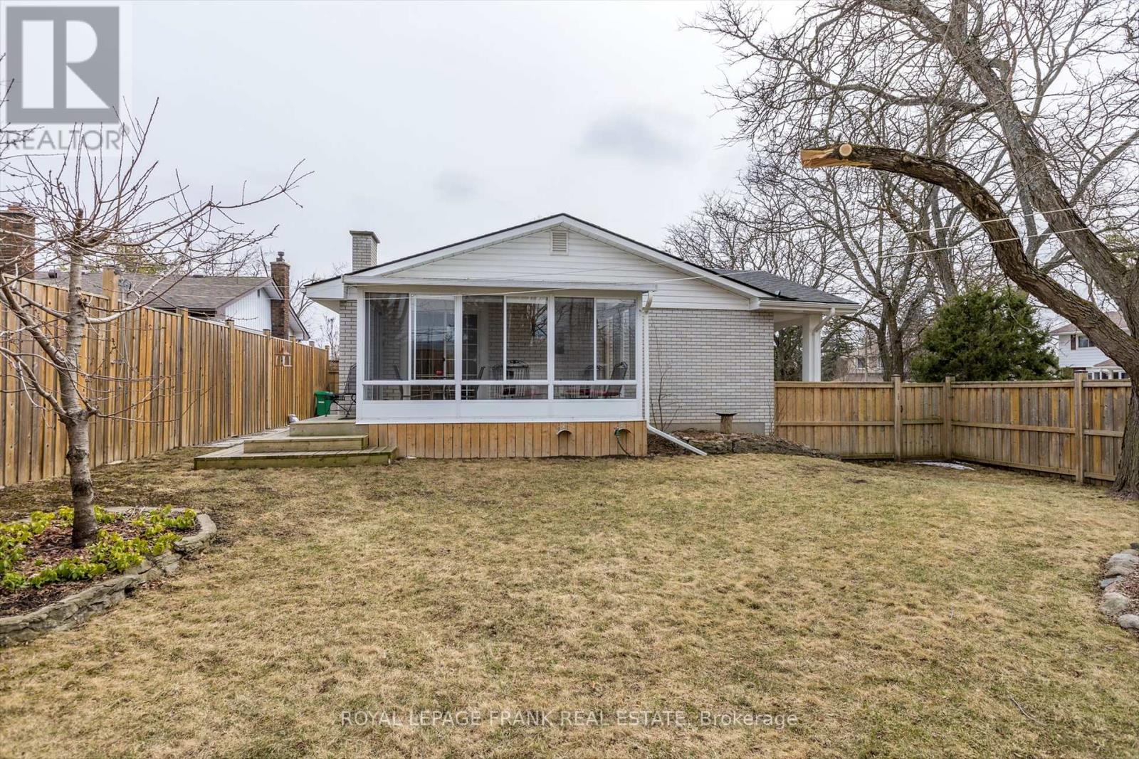 1690 Pinehill Drive, Peterborough West (North), Ontario  K9J 7G4 - Photo 16 - X12181855