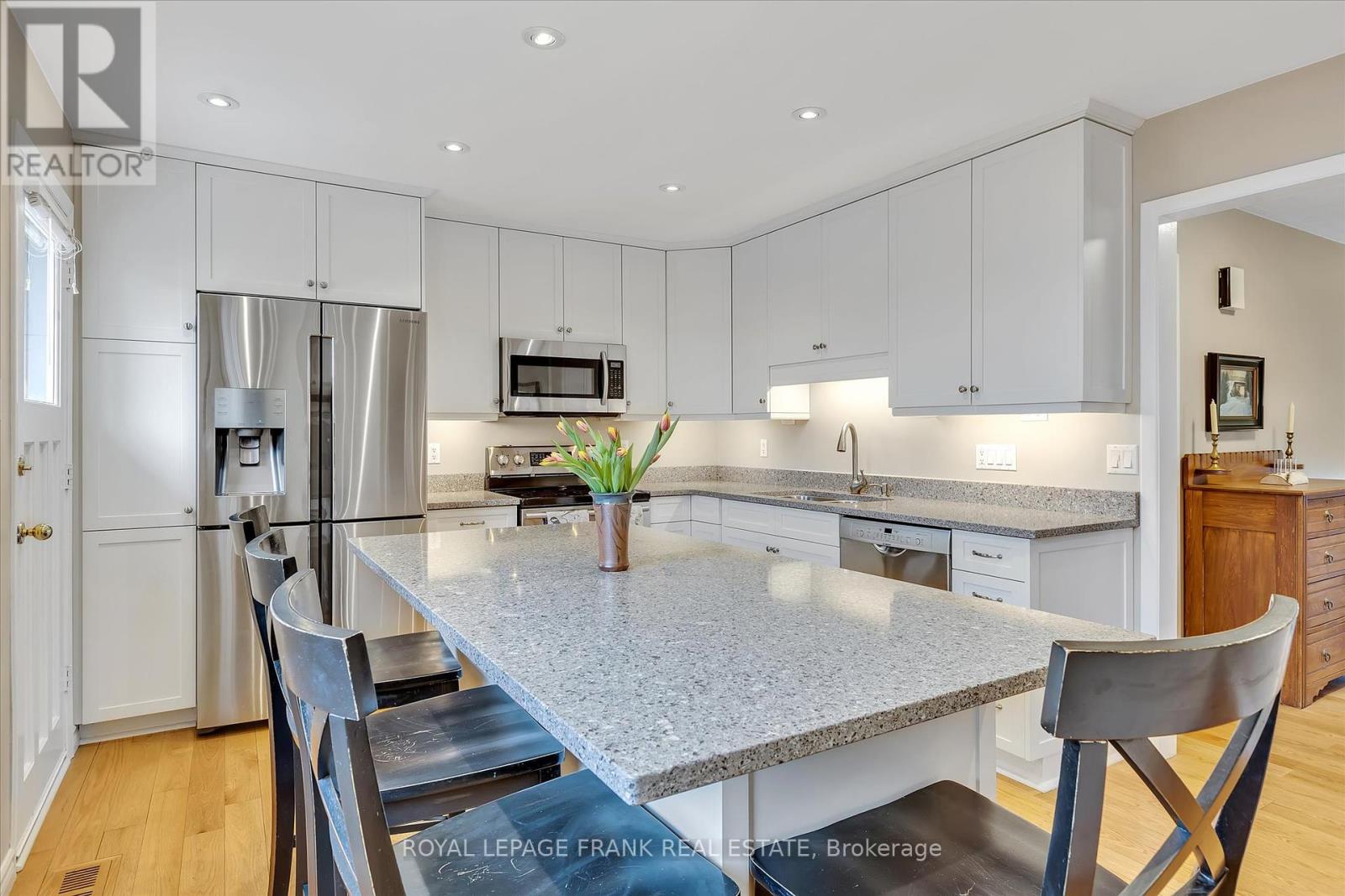 1690 Pinehill Drive, Peterborough West (North), Ontario  K9J 7G4 - Photo 17 - X12181855