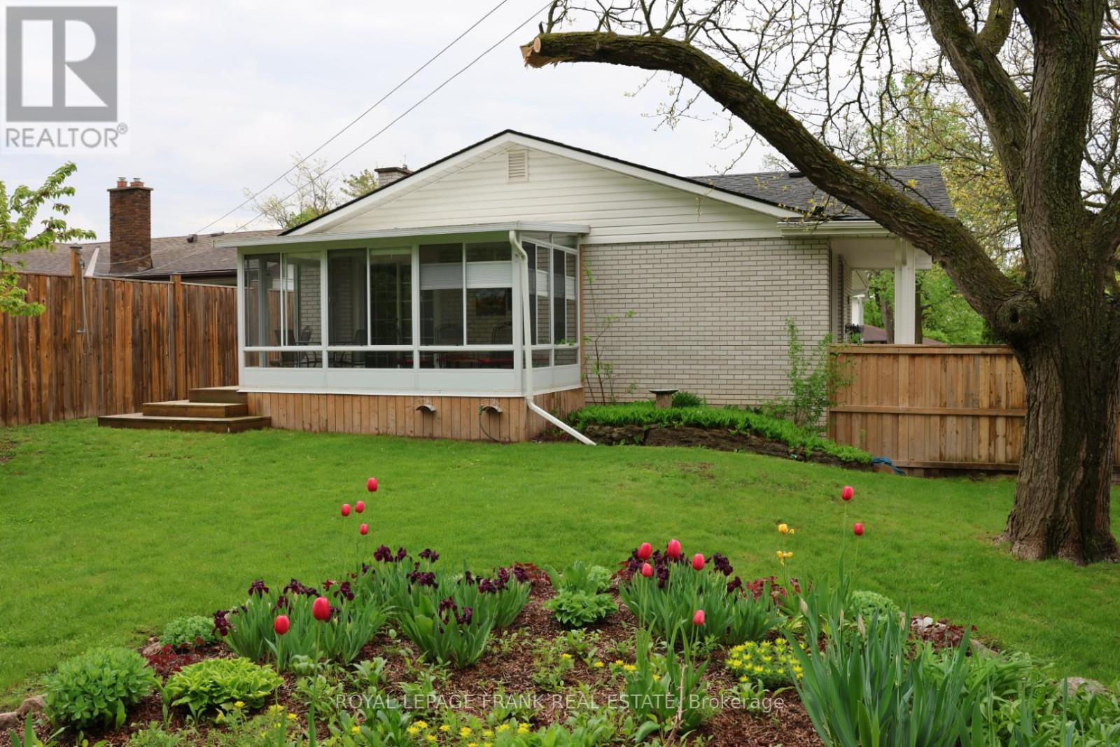 1690 Pinehill Drive, Peterborough West (North), Ontario  K9J 7G4 - Photo 35 - X12181855