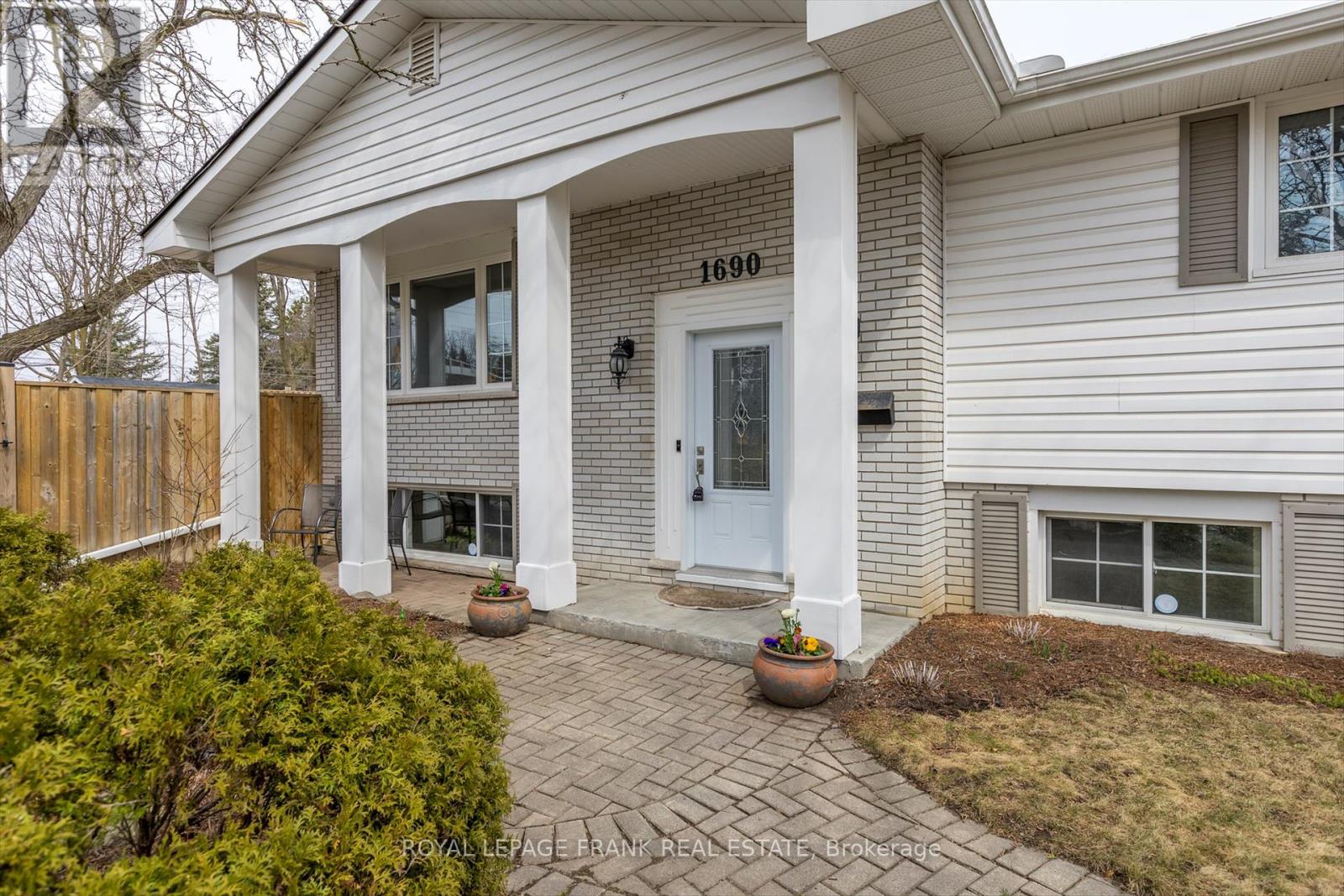1690 Pinehill Drive, Peterborough West (North), Ontario  K9J 7G4 - Photo 4 - X12181855
