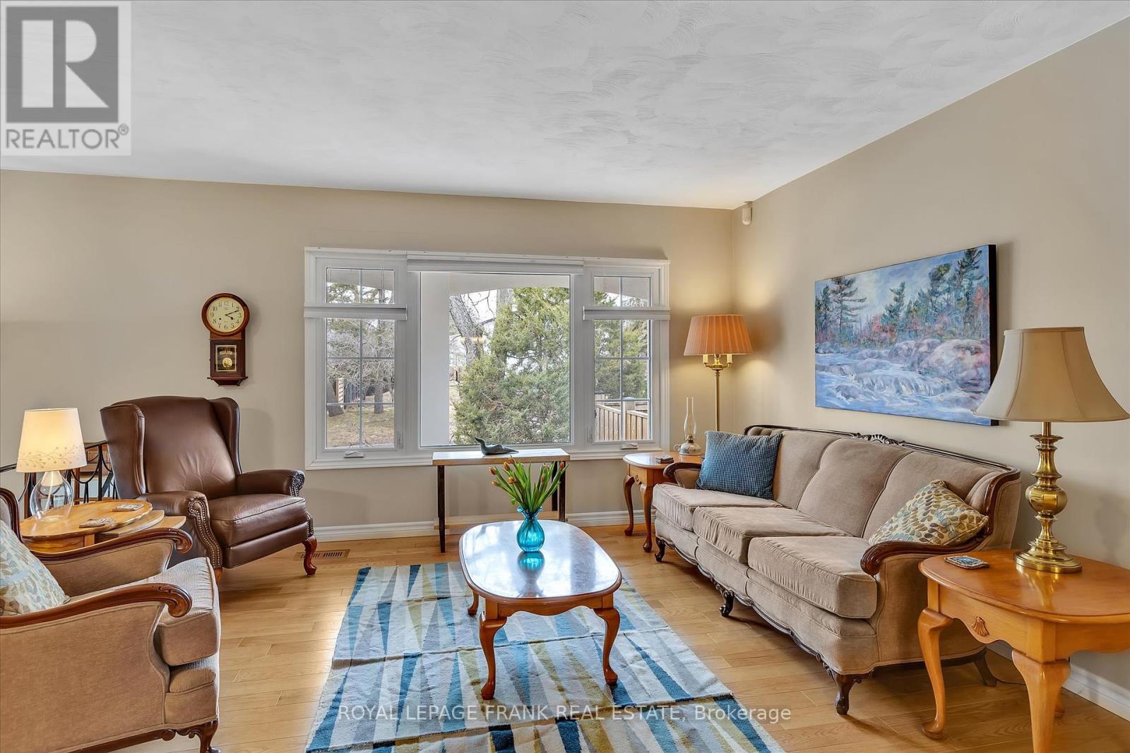 1690 Pinehill Drive, Peterborough West (North), Ontario  K9J 7G4 - Photo 7 - X12181855