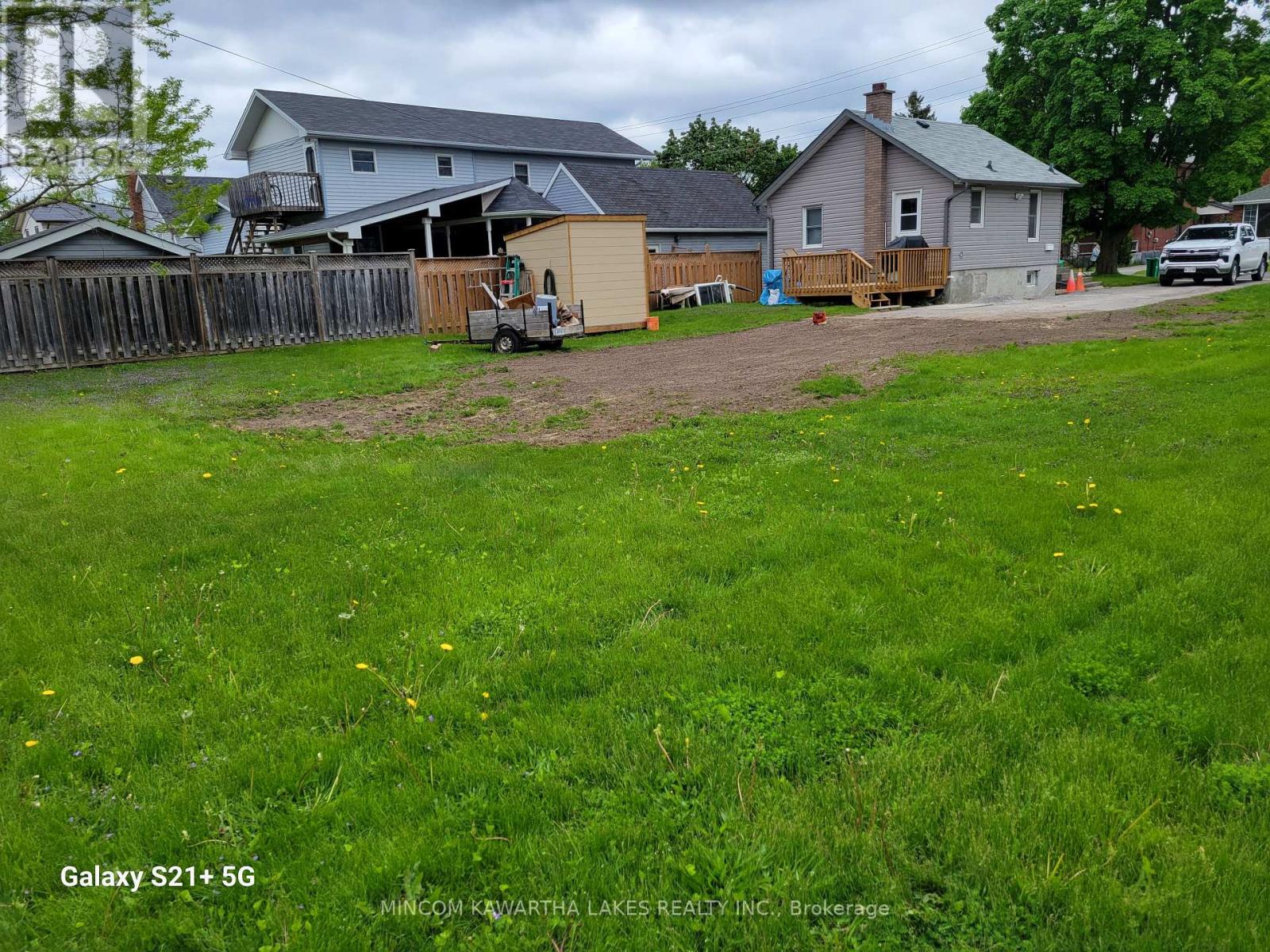 889 Western Avenue, Peterborough Central (South), Ontario  K9J 5W1 - Photo 2 - X12181931
