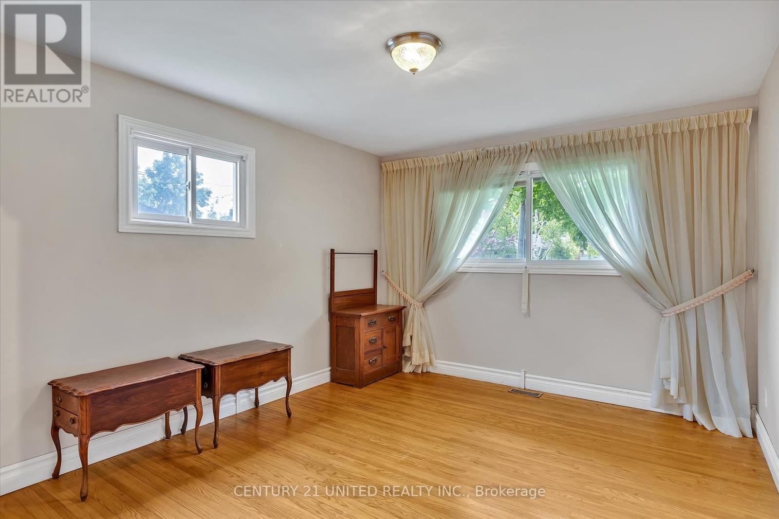 28 Larchwood Avenue, Peterborough West (Central), Ontario  K9J 1M6 - Photo 16 - X12182240