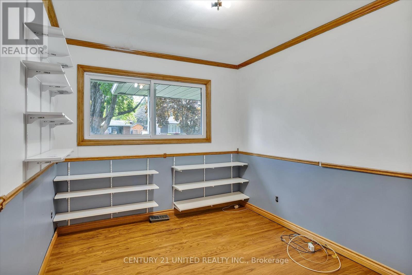 28 Larchwood Avenue, Peterborough West (Central), Ontario  K9J 1M6 - Photo 21 - X12182240