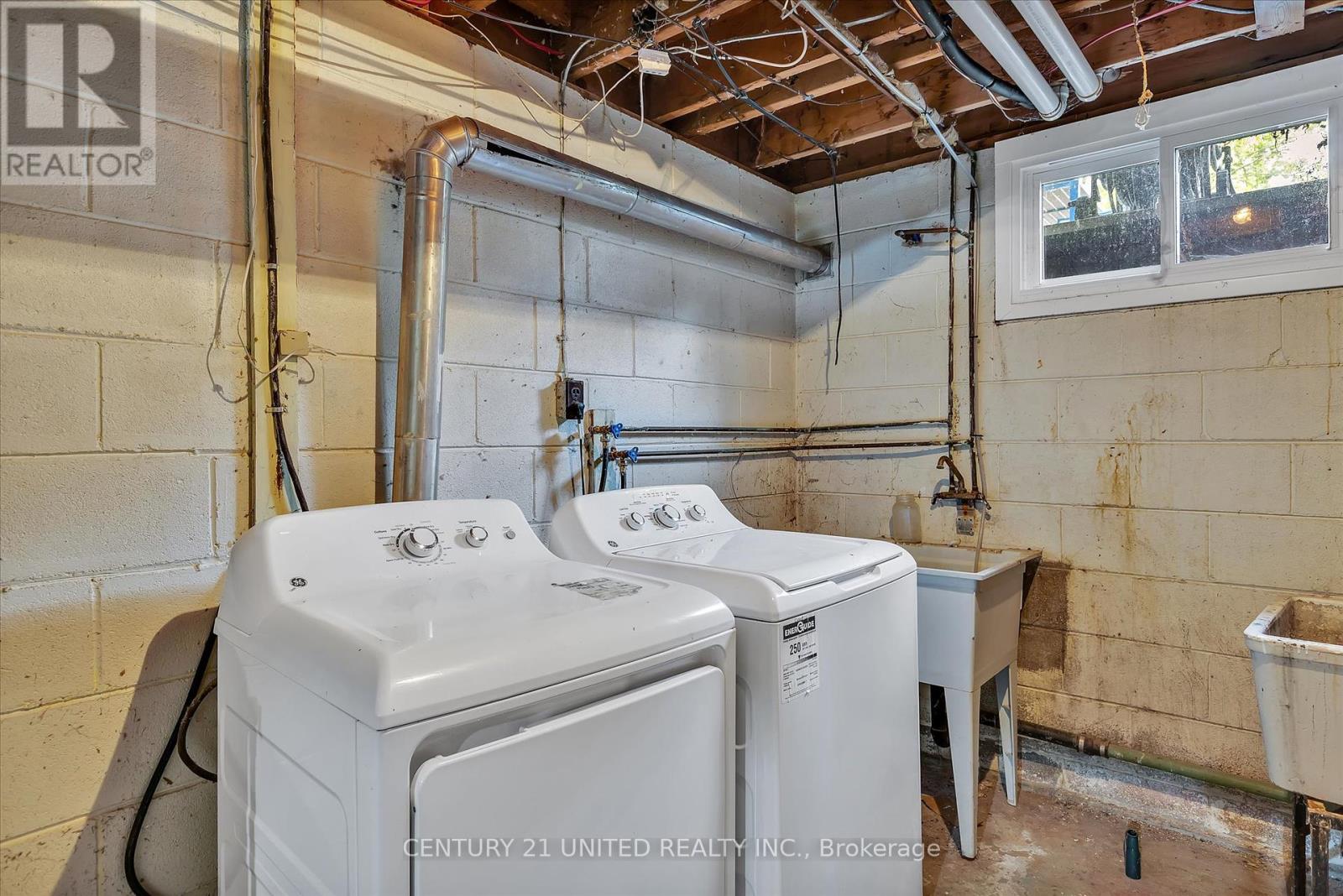 28 Larchwood Avenue, Peterborough West (Central), Ontario  K9J 1M6 - Photo 30 - X12182240