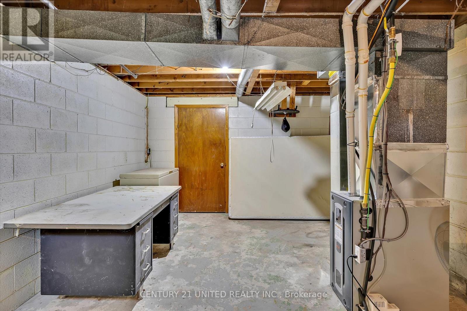 28 Larchwood Avenue, Peterborough West (Central), Ontario  K9J 1M6 - Photo 31 - X12182240