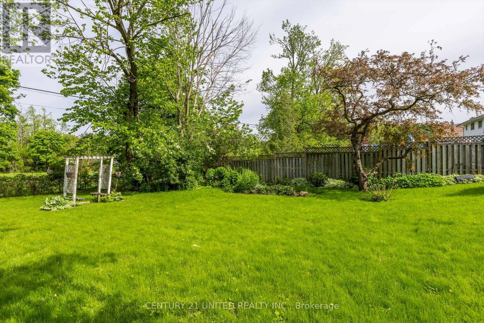 28 Larchwood Avenue, Peterborough West (Central), Ontario  K9J 1M6 - Photo 33 - X12182240