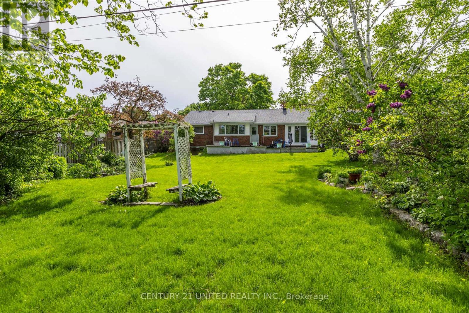 28 Larchwood Avenue, Peterborough West (Central), Ontario  K9J 1M6 - Photo 36 - X12182240