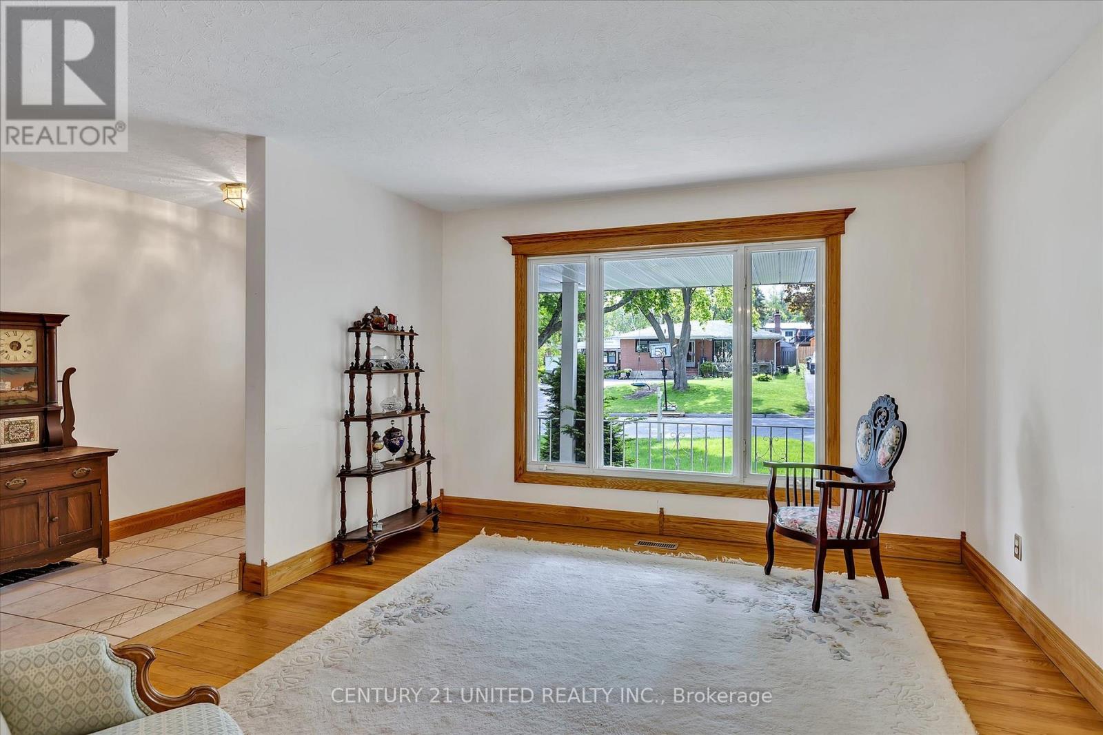 28 Larchwood Avenue, Peterborough West (Central), Ontario  K9J 1M6 - Photo 6 - X12182240