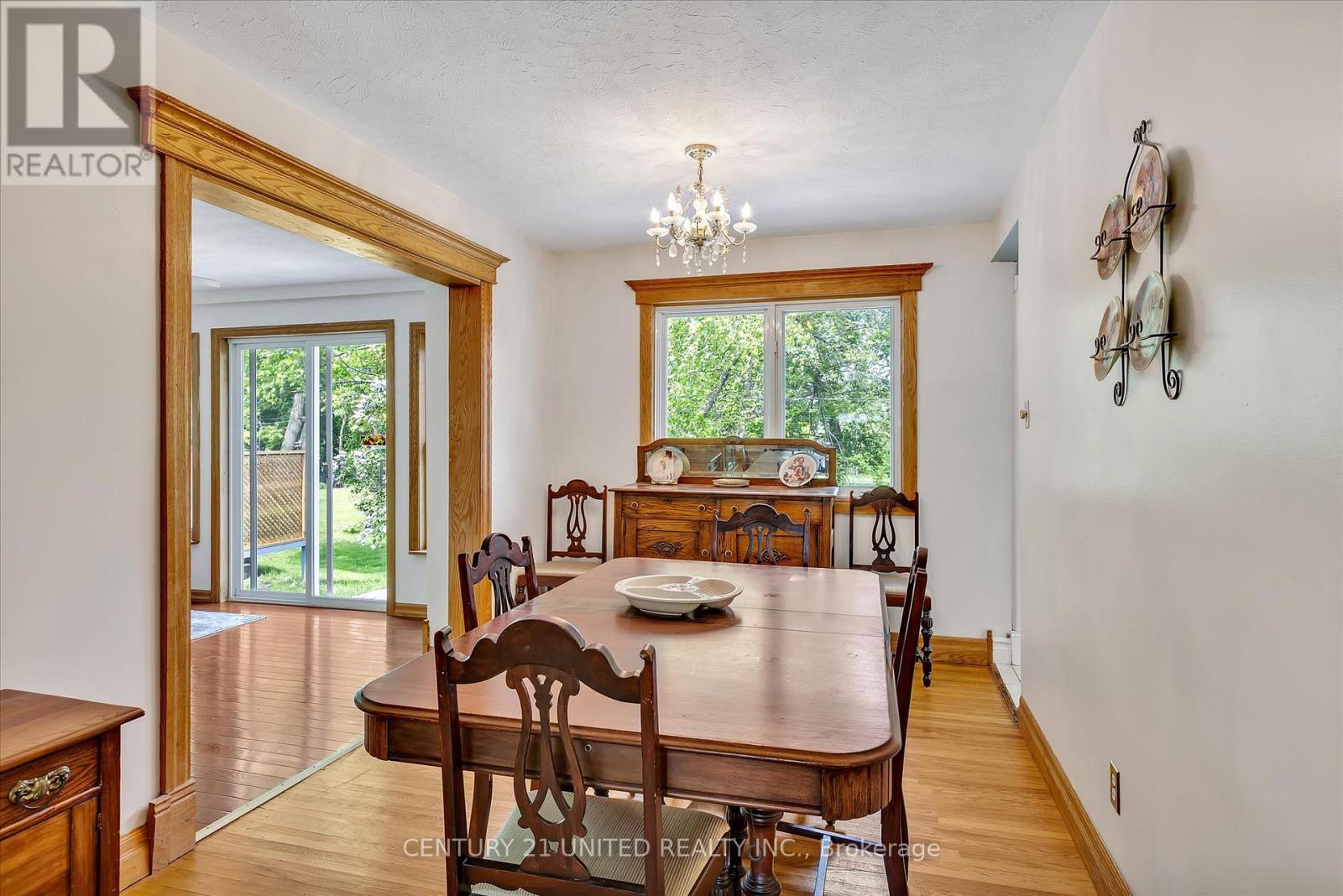 28 Larchwood Avenue, Peterborough West (Central), Ontario  K9J 1M6 - Photo 8 - X12182240