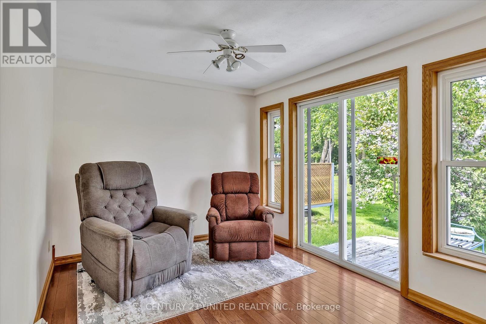 28 Larchwood Avenue, Peterborough West (Central), Ontario  K9J 1M6 - Photo 9 - X12182240