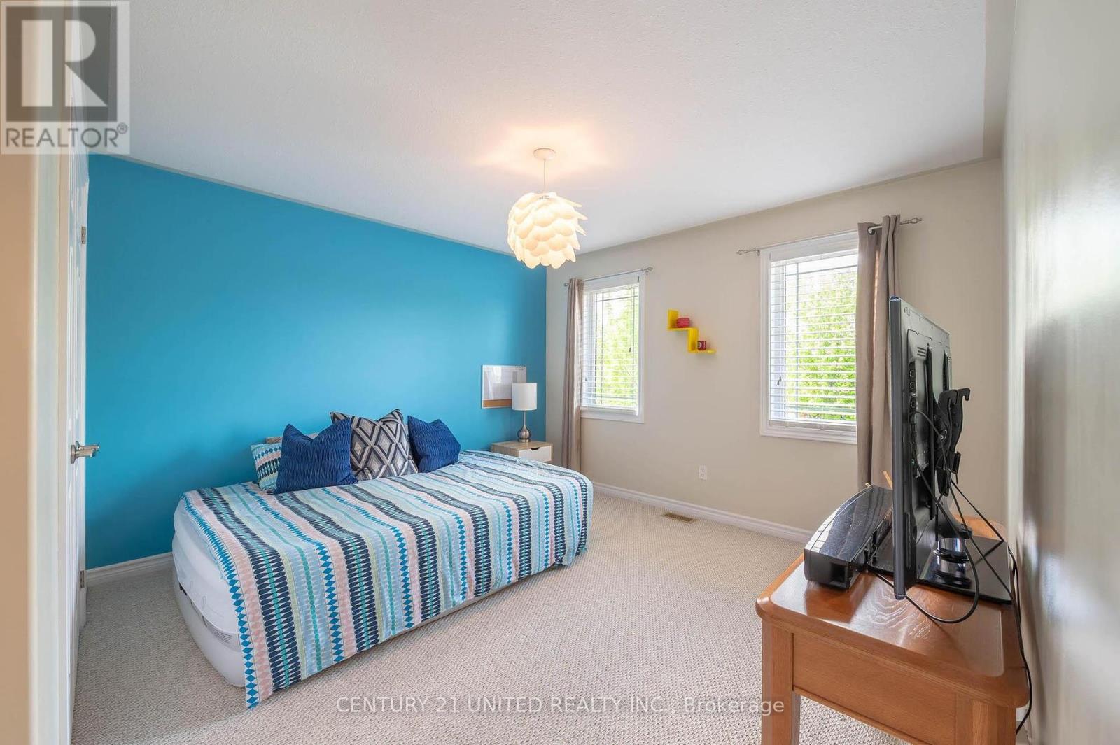 451 Raymond Street, Peterborough North (South), Ontario  K9H 7P3 - Photo 11 - X12182734