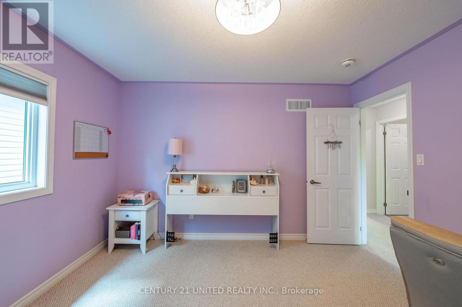 451 Raymond Street, Peterborough North (South), Ontario  K9H 7P3 - Photo 14 - X12182734