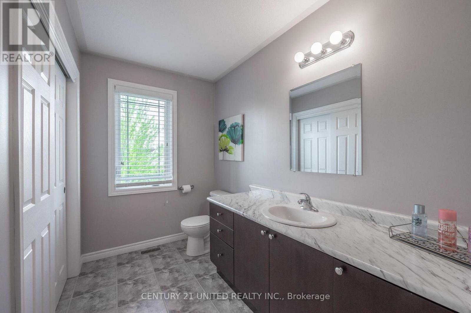 451 Raymond Street, Peterborough North (South), Ontario  K9H 7P3 - Photo 15 - X12182734