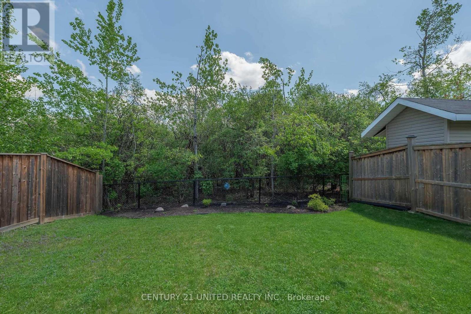 451 Raymond Street, Peterborough North (South), Ontario  K9H 7P3 - Photo 19 - X12182734