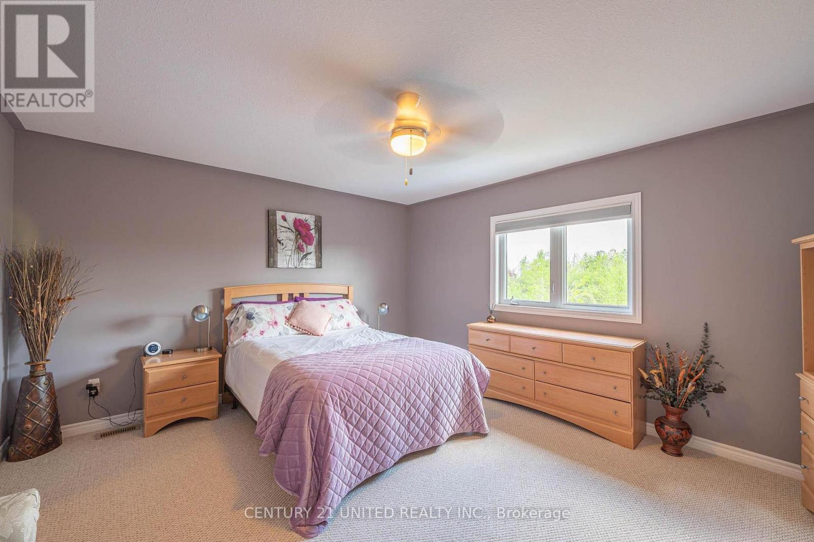451 Raymond Street, Peterborough North (South), Ontario  K9H 7P3 - Photo 8 - X12182734