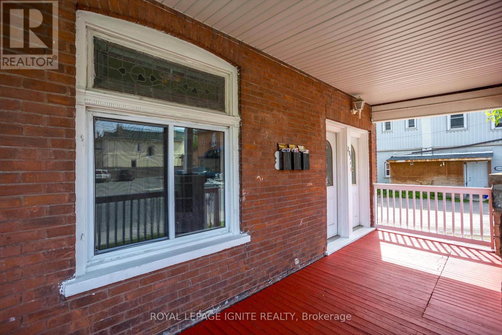 293 Dalhousie Street, Peterborough Central (South), Ontario  K9J 2M6 - Photo 4 - X12182706