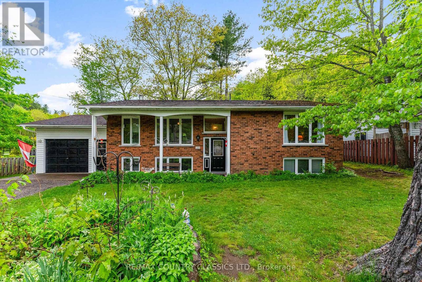 351 CHEMAUSHGON ROAD, bancroft (bancroft ward), Ontario