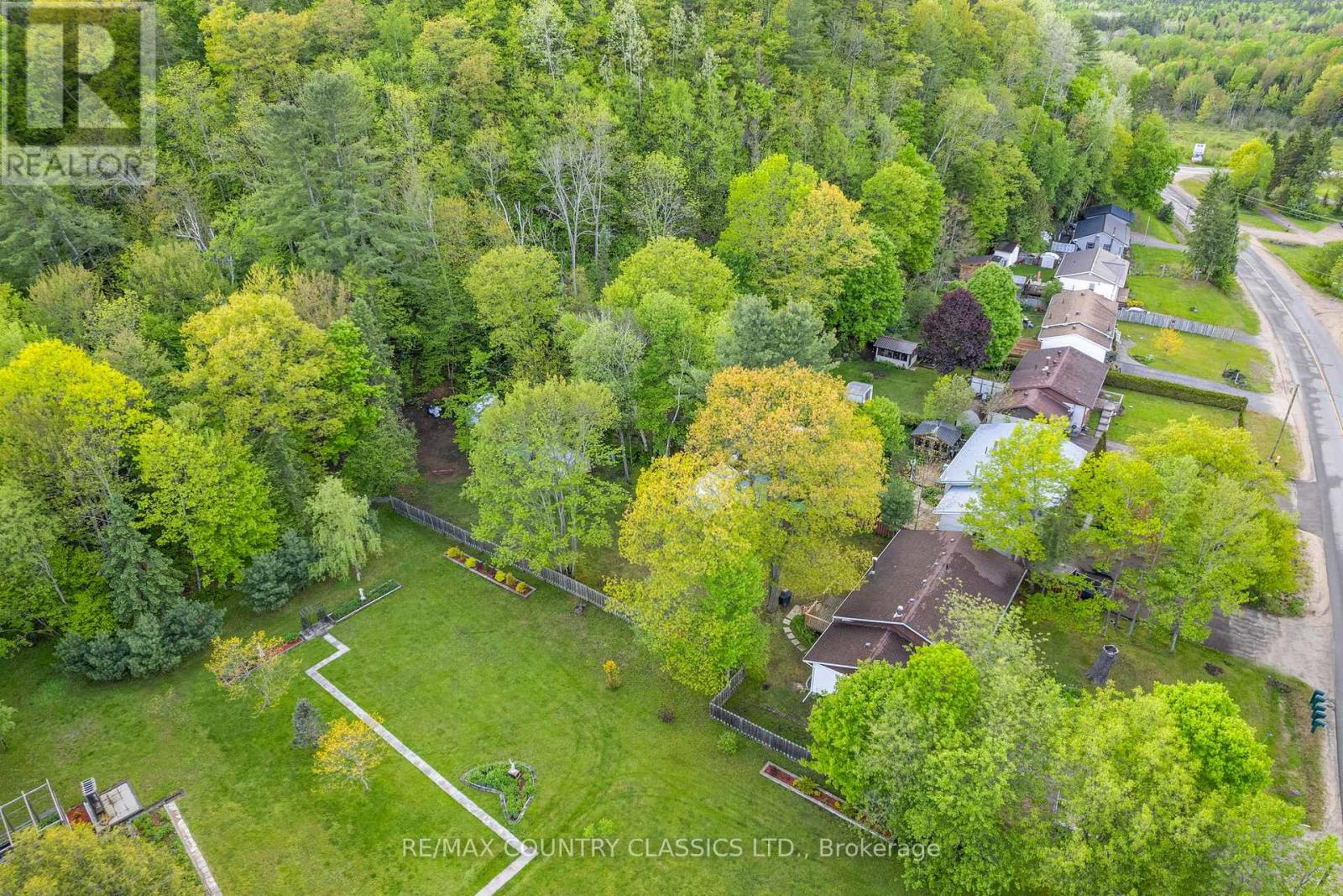 351 Chemaushgon Road, Bancroft (Bancroft Ward), Ontario  K0L 1C0 - Photo 36 - X12183214