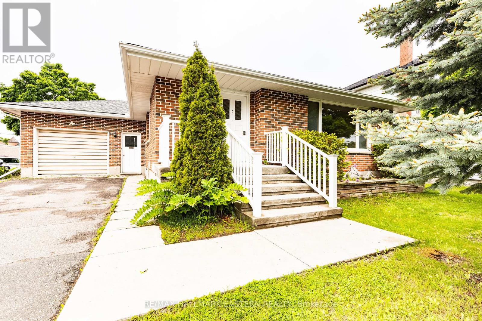 66 Doxsee Avenue N, Trent Hills (Campbellford), Ontario  K0L 1L0 - Photo 1 - X12183585